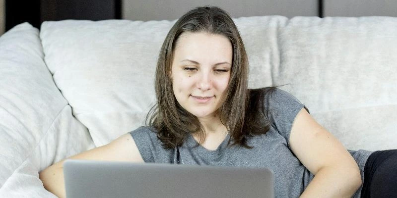 Étudier à distance : Peut-on suivre un BTS AMCR en ligne ? Étudier à distance : Peut-on suivre un BTS AMCR en ligne ?